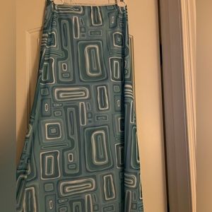 Princess Polly Blue and White Skirt. Size 8. Good condition
